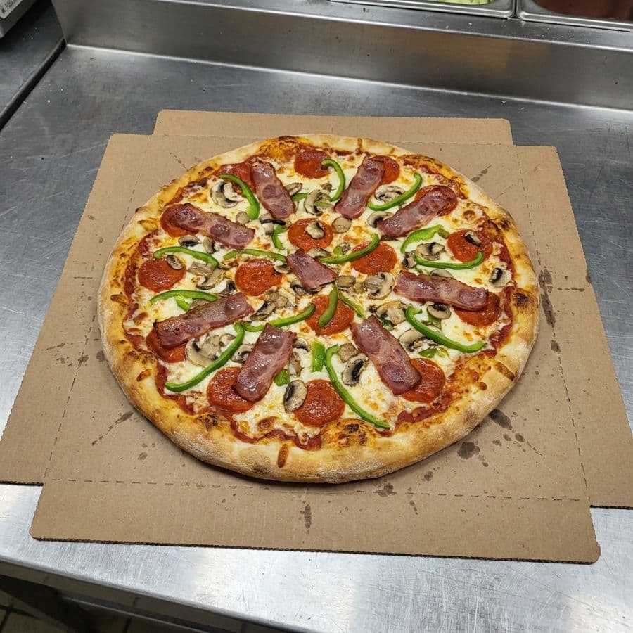 Canadian Classic Pizza (Halal)